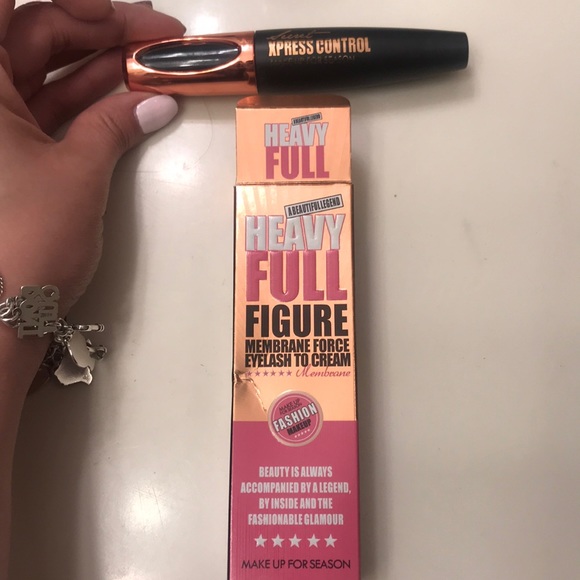 Mascara - Picture 1 of 4